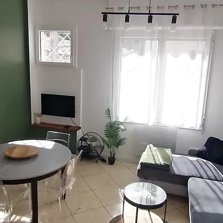 Hyper Centre A 250 M De La 아르카숑